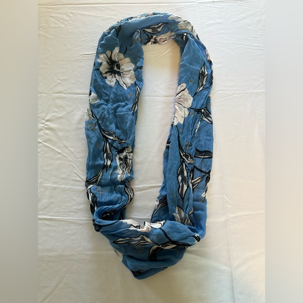 Chase infinity scarf